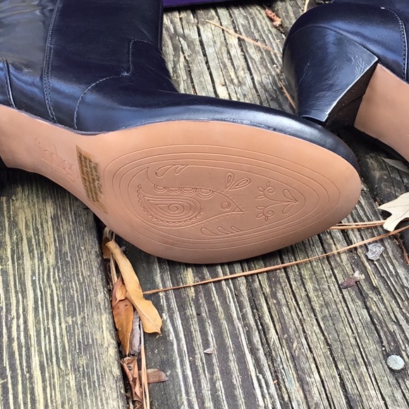 Indigo by Clark’s kitten heel boot, new in box - Picture 5 of 6